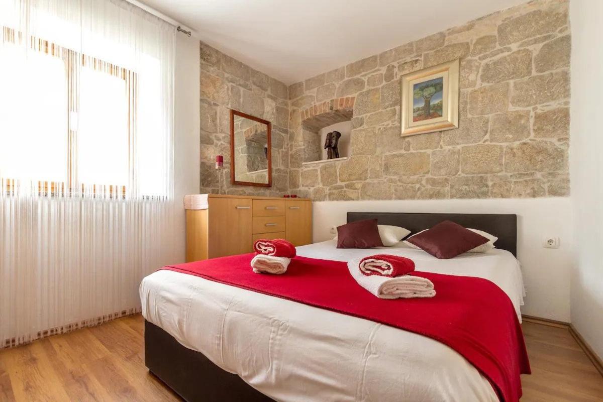 Aparrtment Terra- Combine Beach&Old Town Appartement Split Buitenkant foto