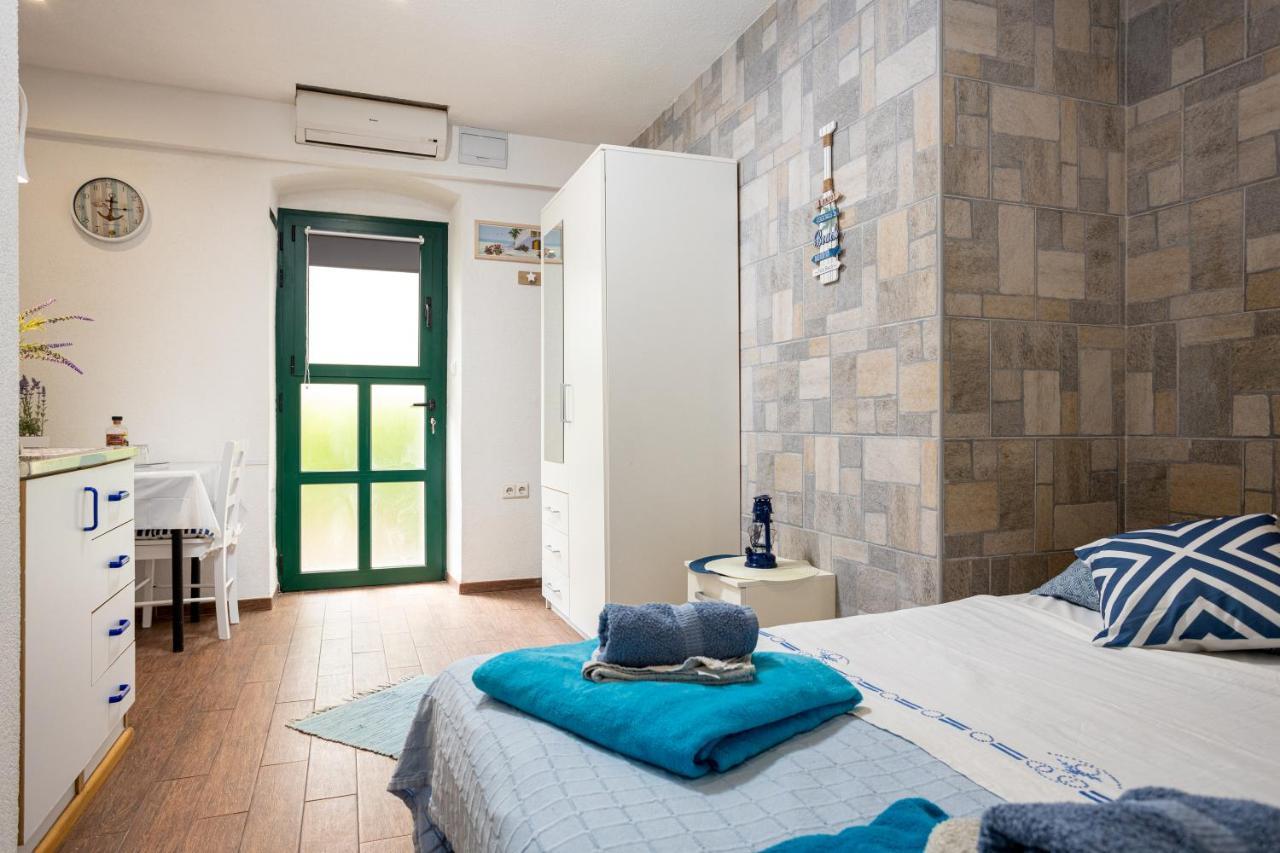 Aparrtment Terra- Combine Beach&Old Town Appartement Split Buitenkant foto